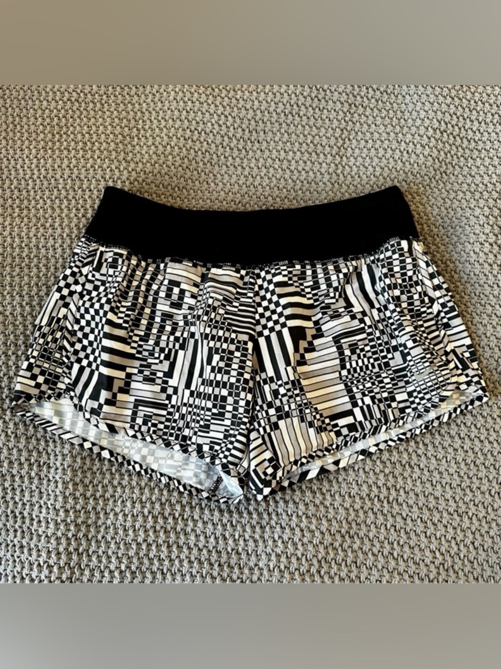 Nike Dri-FIT Running Shorts Black White Print Lined Athletic Gym Women’s Small